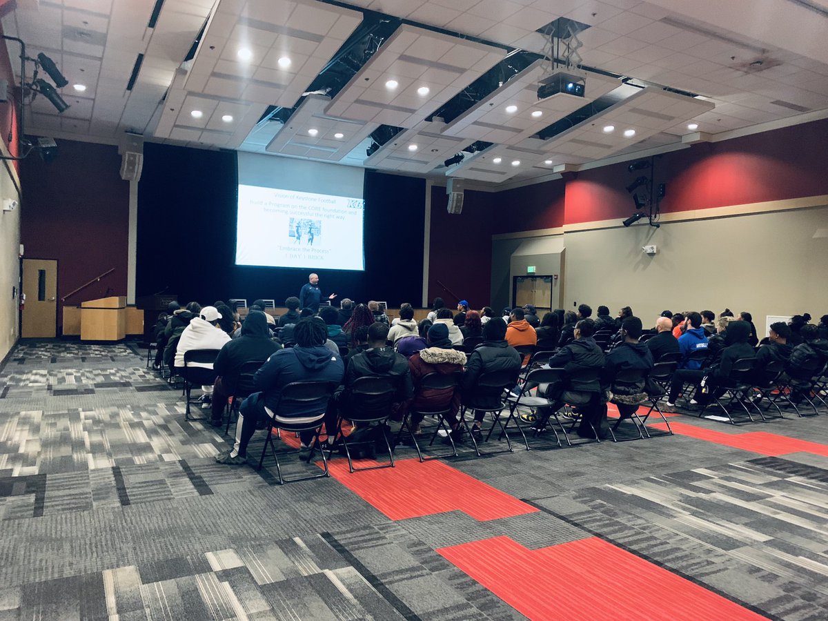 KeystoneFTBL's tweet photo. FIT starts with clarity! We make sure when a young man &amp; family step on campus they leave understanding exactly who we are, the type of relationships we build, and how we will develop them on &amp; off the field! 

Fantastic group on campus today! 
#1Day1Brick 🔵🧱🟠 https://t.co/rcyVAWsI7u