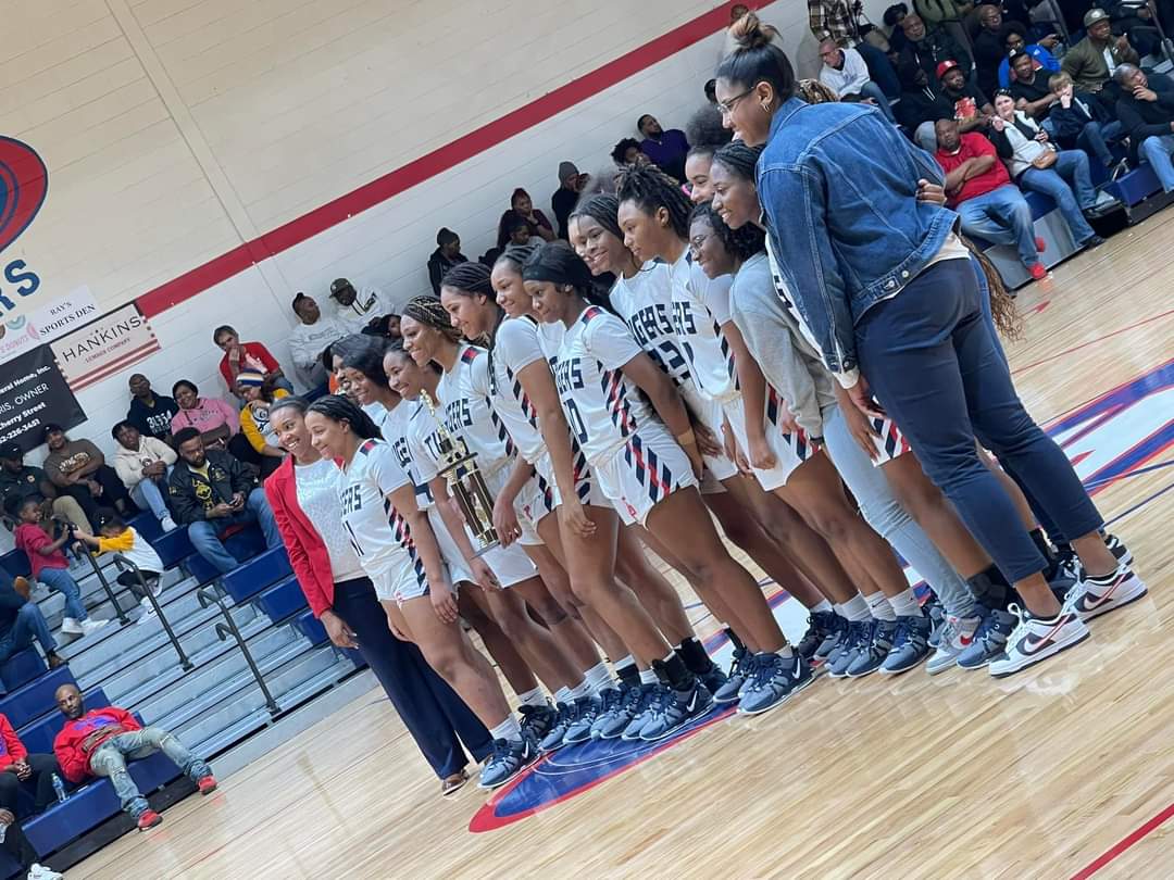 panola_south's tweet photo. Congratulations to our Lady Tigers, the Region 1-6A DISTRICT CHAMPS, for their victory over Olive Branch last night, 76-42! @Kamiyha_3 -23pts,8rbs,6asts; @shania_fondren-14pts,10rbs; @@laurennn343-13pts,8asts,6rbs,4stls; @MadisonHaynie2-11pts,13rbs;@KeyarriaJones-13pt,4rbs,4asts https://t.co/HarDgno6hb