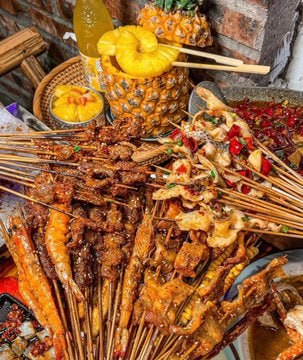 bonegibber's tweet photo. My New Year's party. I pray that all the people of the world will be healthy, prosperous, and have good jobs in the new year...😍😍 https://t.co/nyO0nOJevE