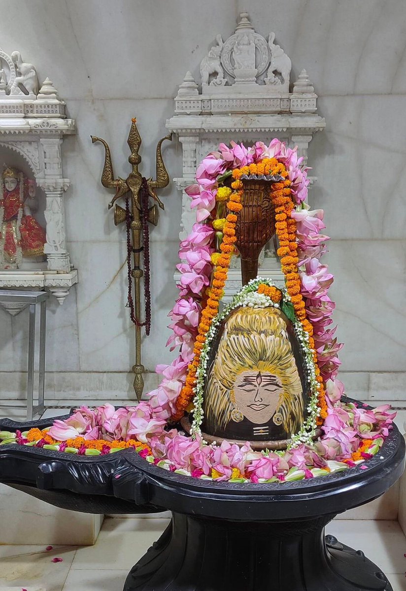 SethSpn's tweet photo. 'दीन दयाल बिरिदु संभारी, हरहु नाथ मम संकट भारी'
#हनुमान_सेतु #लखनऊ
#हर_हर_महादेव_शिव_शंभू_ॐ
#जय_जय_सियाराम
#जय_जय_जय_बजरंगबली https://t.co/m4yaotAinI