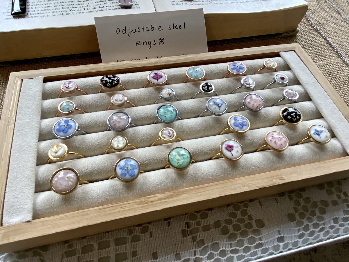 sjfmnl's tweet photo. We have locally designed jewellery here today until 4pm at 245 Freshwater Road. #sjfmnl #sjfm #stjohns #glasswork #handmade #localjewellery #supportlocalbusinesses https://t.co/mrWDKForBr