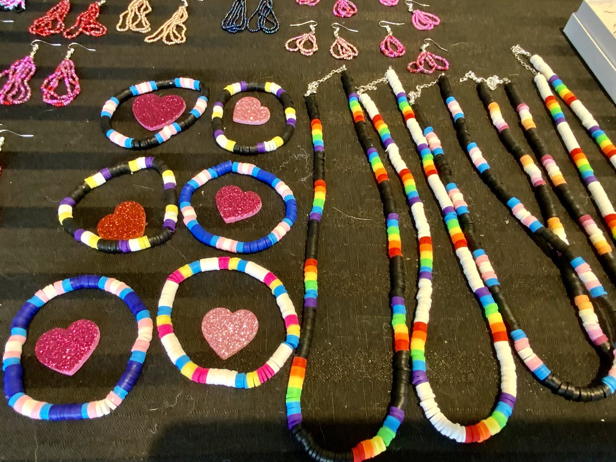 sjfmnl's tweet photo. We have locally designed jewellery here today until 4pm at 245 Freshwater Road. #sjfmnl #sjfm #stjohns #glasswork #handmade #localjewellery #supportlocalbusinesses https://t.co/mrWDKForBr