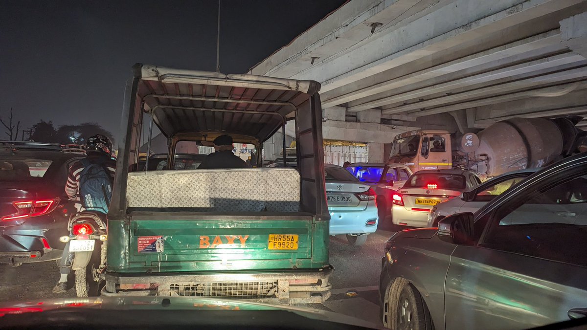 the_sumitsharma's tweet photo. @gurgaonpolice Rampura chawk (new gurgaon) sec 80 is totally blocked from all sides. There is no traffic police on the spot. Need urgent assistance. https://t.co/PdMa7hIo01