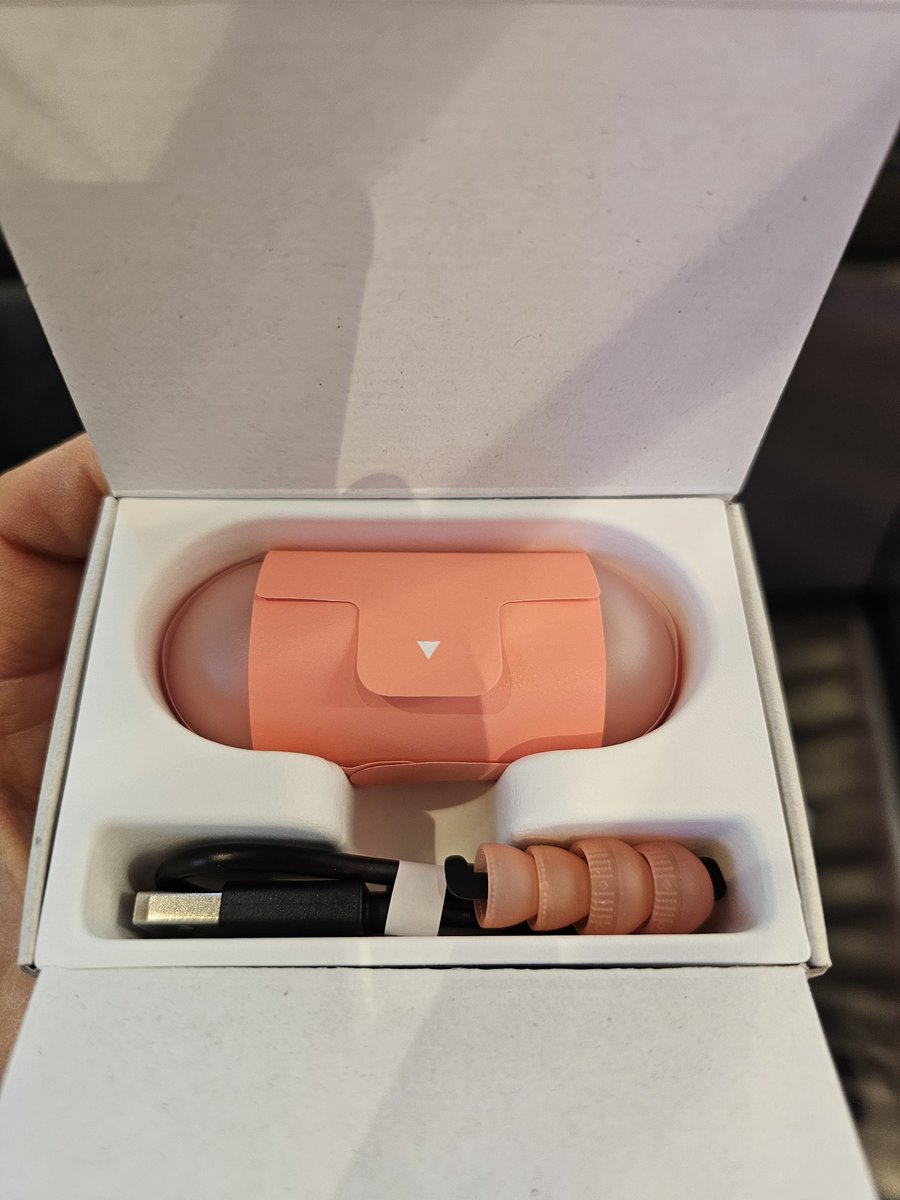 fabrizio_degni's tweet photo. My #Anker #SoundBuds after years of gym... are gone for good and I purchased for testing a low price #Sony's #WFC500. For 50 euro they sound pretty good 😊

#earbuds https://t.co/eYTF568vcP