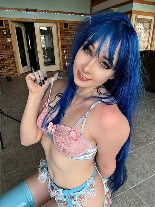 Say hi if you want to the bikini to come off (real) https://t.co/QWAeJRlshb