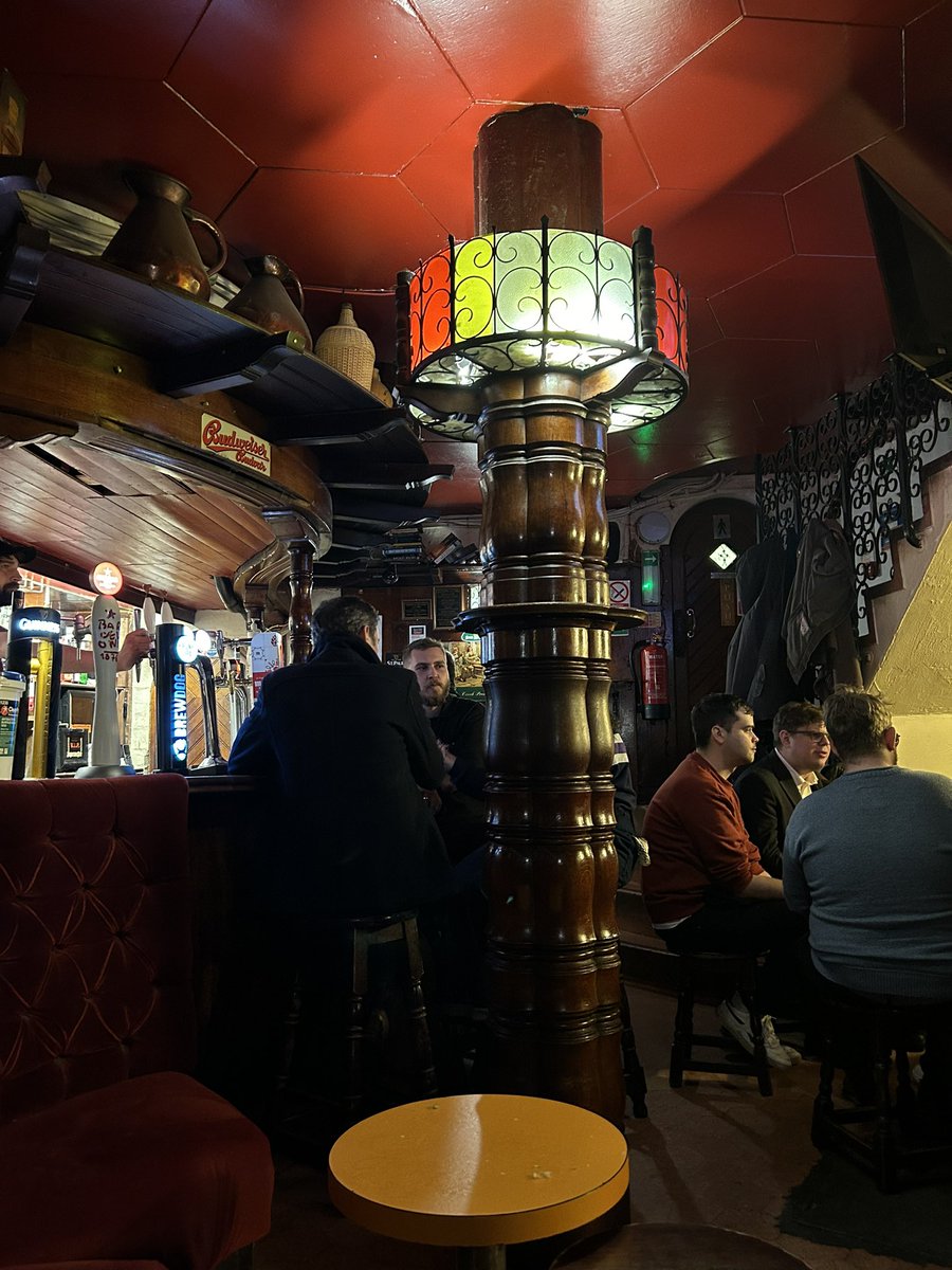PubsSaving's tweet image. Brilliant to be back in Bradley’s Spanish Bar! ❤️ Great pint of Guinness. #favouritepubs #bestpubs #soho
