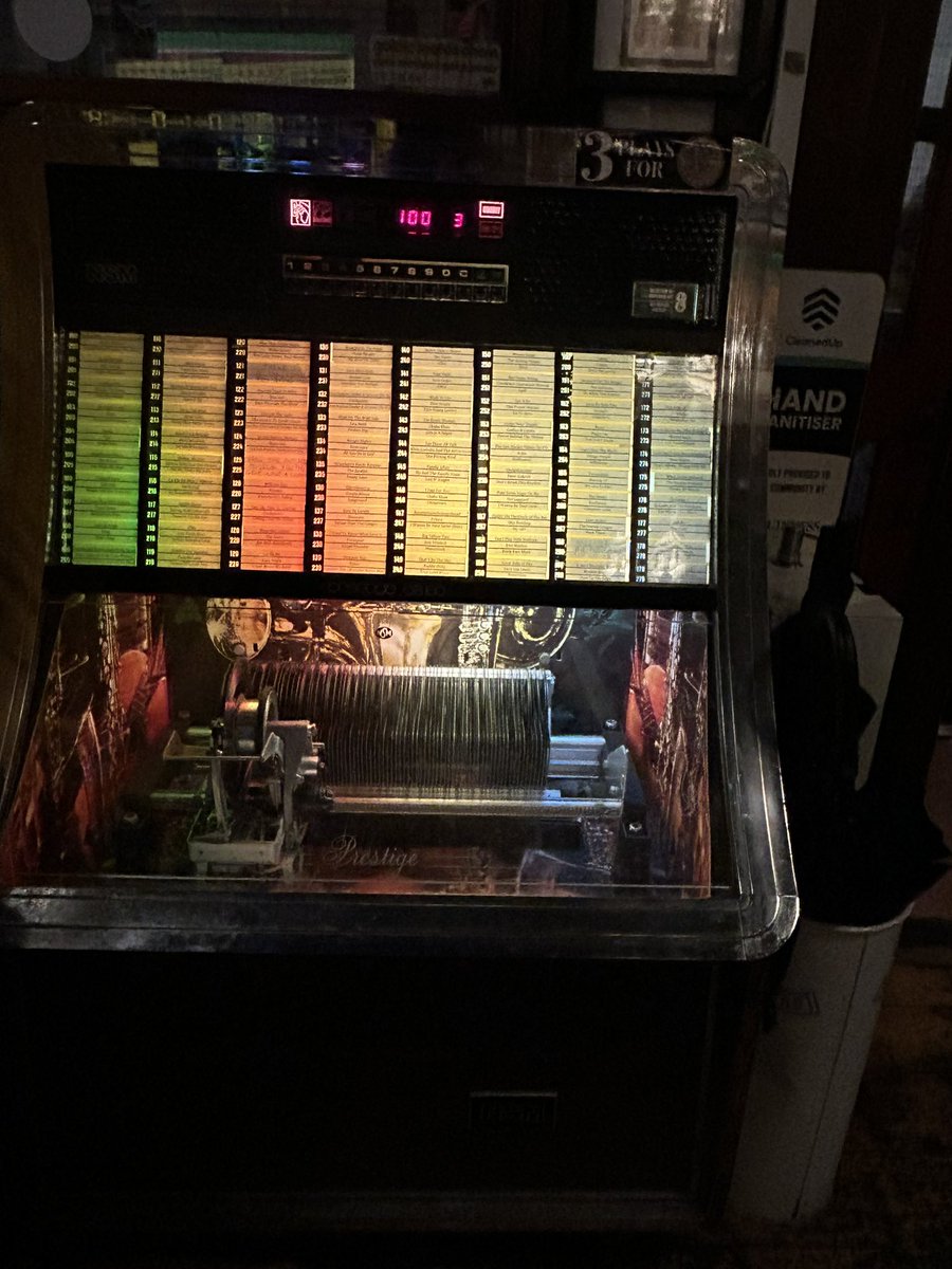 PubsSaving's tweet image. Brilliant to be back in Bradley’s Spanish Bar! ❤️ Great pint of Guinness. #favouritepubs #bestpubs #soho