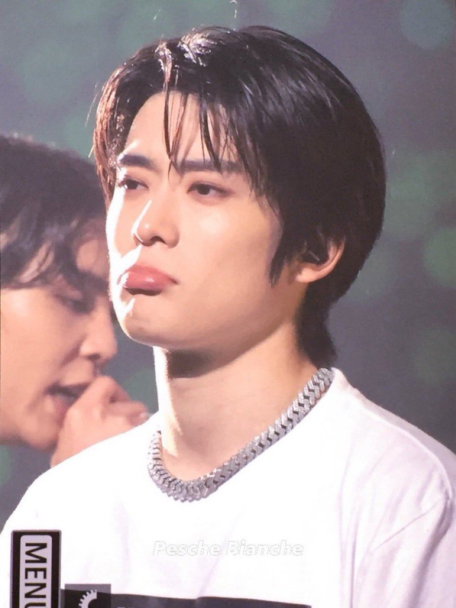 214fix's tweet photo. he needs to be kissed all over his face https://t.co/MRfyukxzsX