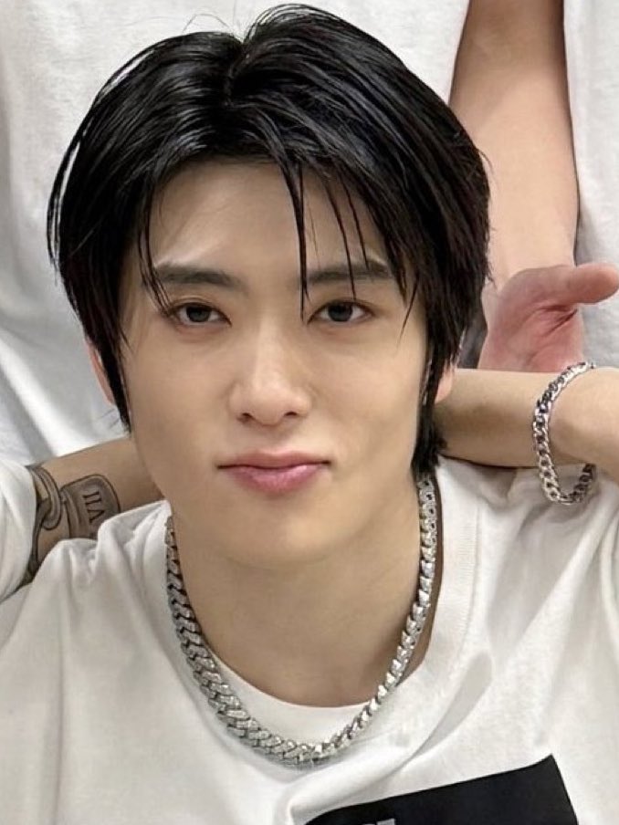 214fix's tweet photo. he needs to be kissed all over his face https://t.co/MRfyukxzsX