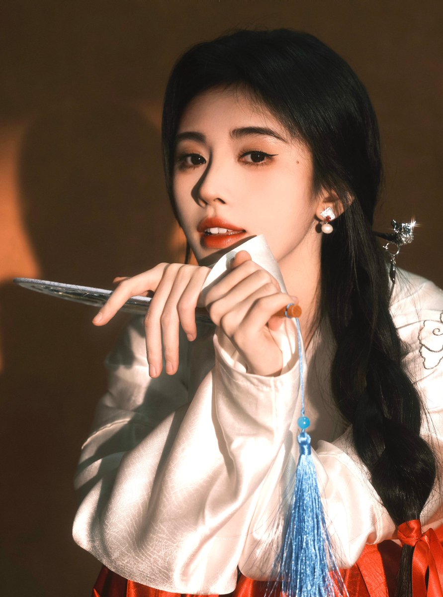 古风仙女鞠妈依旧那么榨精🥵 https://t.co/rS6s2k9HIC
