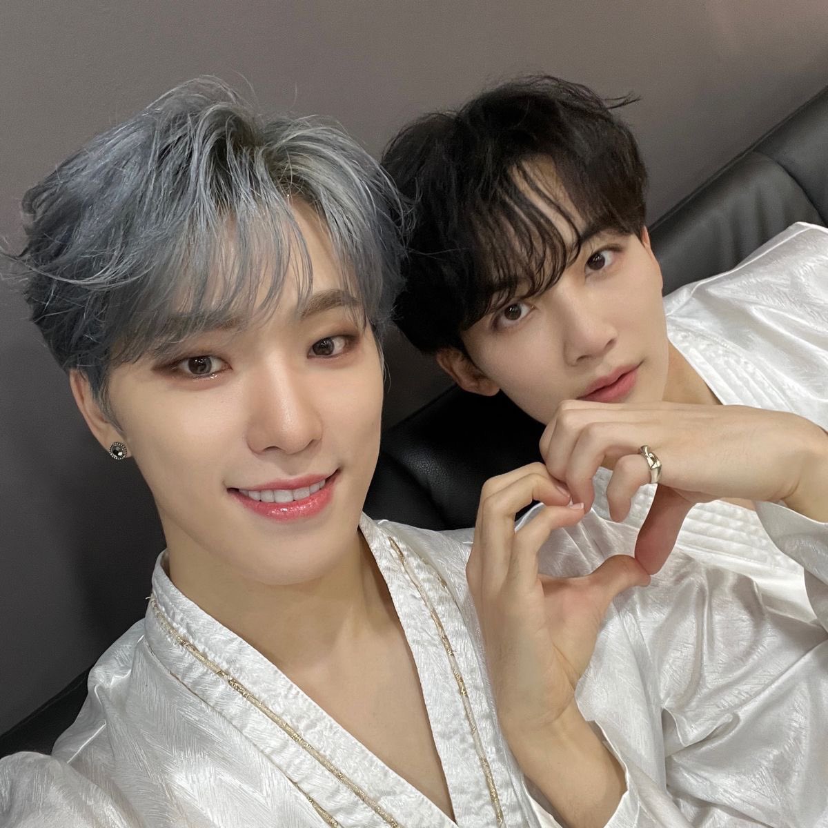 100224 HAPPY DINO DAY ໒꒰ྀི´ ˘ ` ꒱ྀིა
สุขสันต์วันเกิดอีชาน ดีโน่ มักเน่ พีชอลลิน ซีอีโอ BOMG ของเราด้วยนะคะ ดีโน่เป็นคนที่เก่งมากๆไม่ว่าจะเป็นการร้องเพลง แร็พ และทักษะการเต้นที่ไม่เป็นสองรองใคร ขอให้มีความสุขมากๆในวันเกิดนะคะ !

#잠시만_Wait_디노_생일이래 #WAIT_itsDINO_day