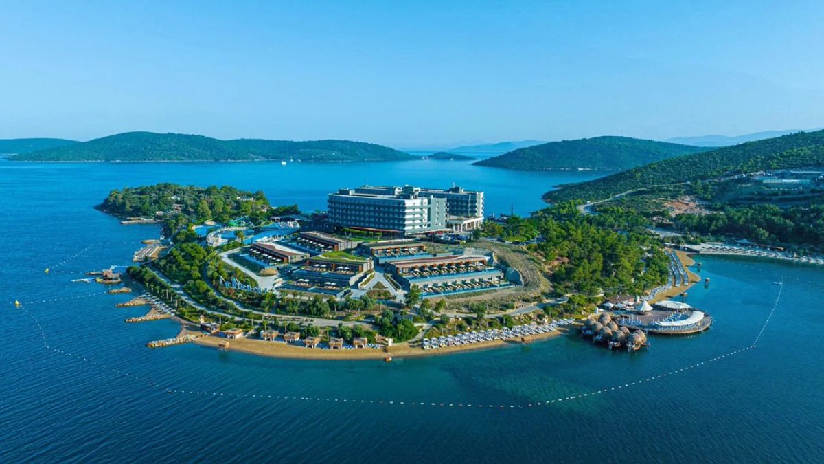 👉Muğla'da 2007'de yanan ve AKP tarafından  'kesinlikle imara açılmayacak' denen ormanlık alana yapılan üç lüks otelin ardından kalan yerler de imara girecek. 
👉Tapuda orman olarak görünen 25 bin metrekare alana toplamda 28 lüks villa yapılacak… 
👉21 sene doymadılar
