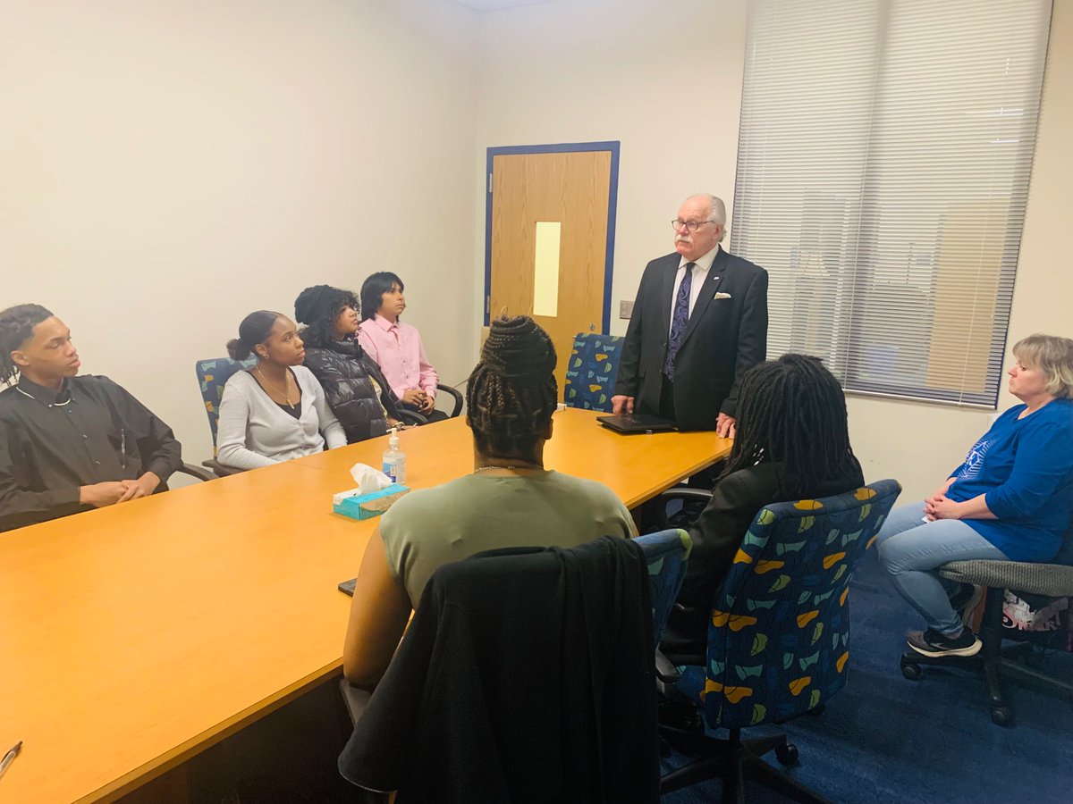 We partnered with HPU’s, 1924 Prime, to provide employment opportunities to our scholars. These valuable skills in hospitality will open immense doors for our youth! I’m excited about the possibilities!❤️ <a href="/Ragsdale_RHS/">Ragsdale High School</a>  <a href="/GA_Newlin/">Greg Newlin</a> <a href="/GCSchoolsNC/">Guilford Co. Schools</a> <a href="/Super_GCS/">Dr. Whitney Oakley</a>