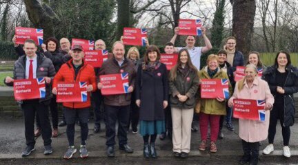 Out in Ossett this morning with Duncan Smith @UKLabour candidate for @MyWakefield Council in May and @JadeBotterill candidate for ‘Ossett & Denby Dale’ at the General Election. Joined today by Shadow Chancellor @RachelReevesMP