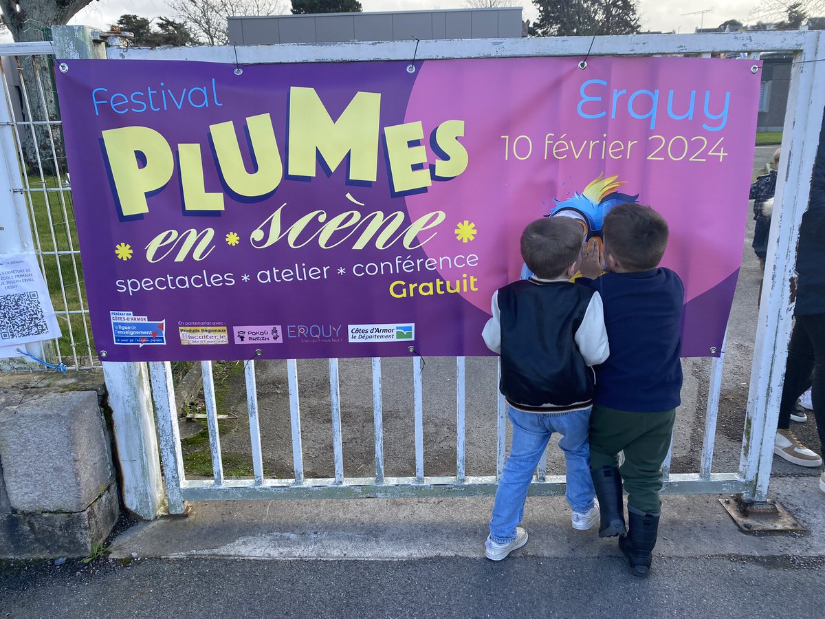 Plumes en scène 🎉

✔️premier festival de théâtre gratuit pour jeune public à Erquy ! 

📝Au programme : du théâtre pour le jeune public, une conférence et un atelier d'écriture ! 🎭

@laligue22 <a href="/cotesdarmor22/">cotesdarmor</a> <a href="/erquybretagne/">Erquy</a>