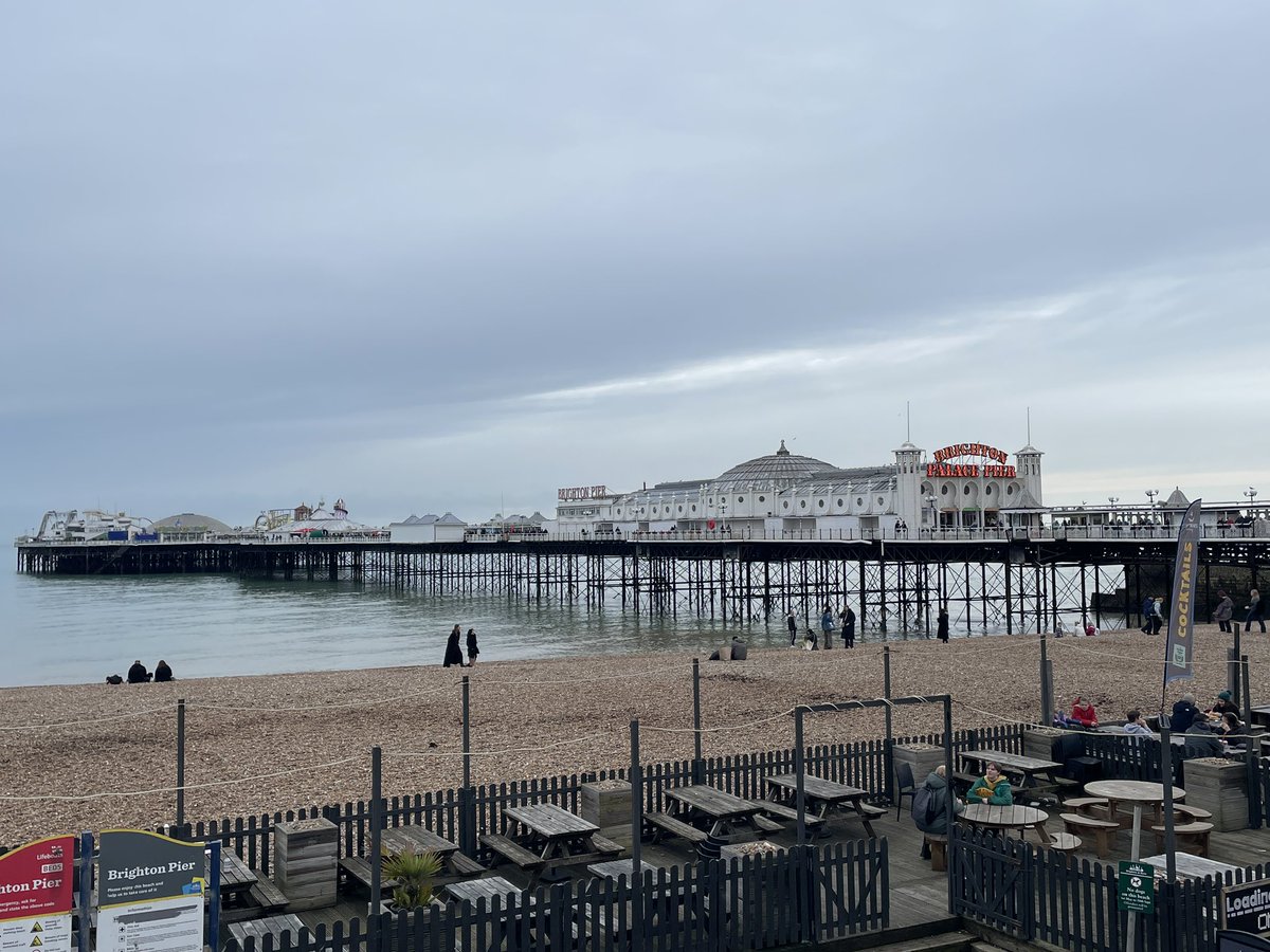 mingchu_wang's tweet photo. First day of the Year of Dragon at UK’s Santa Monica - Brighton😆 https://t.co/4lqQu2ocue