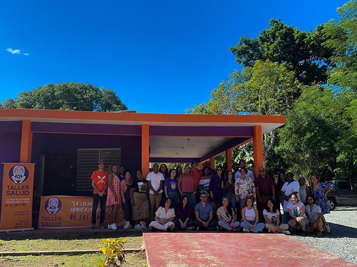 taniaqueque's tweet photo. Agradecidas con nuestras aliadas y aliados en la #FundacionAngelRamos y @FAROenege por este hermoso reportaje sobre la nueva sede de @tsalud en #SanGerman https://t.co/cMAylq6jT2 https://t.co/MYu2L2SBX8