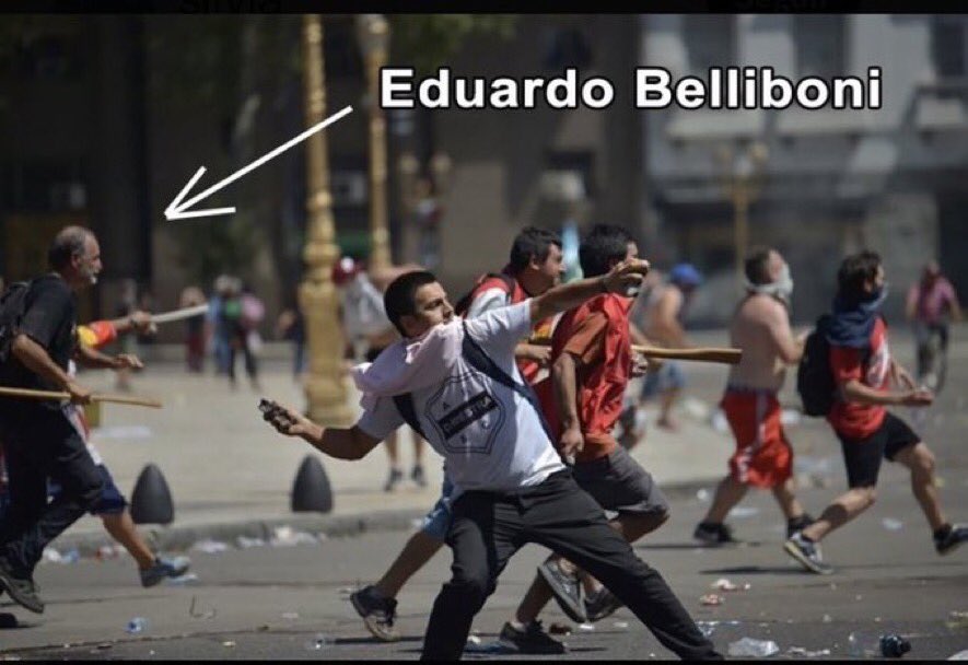 juanfloreschaar's tweet photo. @EBelliboni @JMilei Ojo con ir a declarar que podés quedar en cana por esto. De onda. https://t.co/z8ysVoO3PO