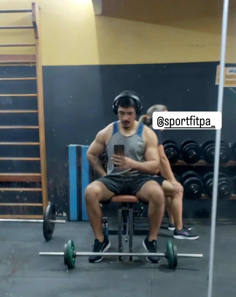 Raphael Victor e outros 492 tweet media