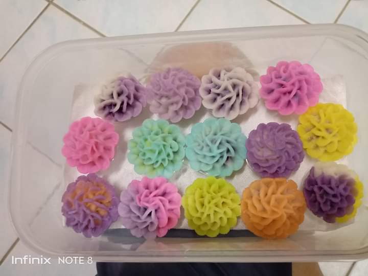 NuringRFD's tweet image. มีคนบอกว่าอย่าคาดหวัง จะได้ไม่ผิดหวัง แต่การคาดหวังในเรื่องเดิมแล้วก็ต้องผิดหวังซ้ำแล้วซ้ำเล่า มันเจ็บปวดนะ หลายคนให้เราสู้ อดทน อย่าท้อจนกว่าวันของเราจะมาถึง ใครจะรู้ว่าเราสู้และอดทนจนแทบตายละ สงสารตัวเอง😭 #อยากลาออกมาขายขนมวันละร้อยหน #วงการนี้มันน่ากลัว #เมื่อไหร่จะได้ย้าย