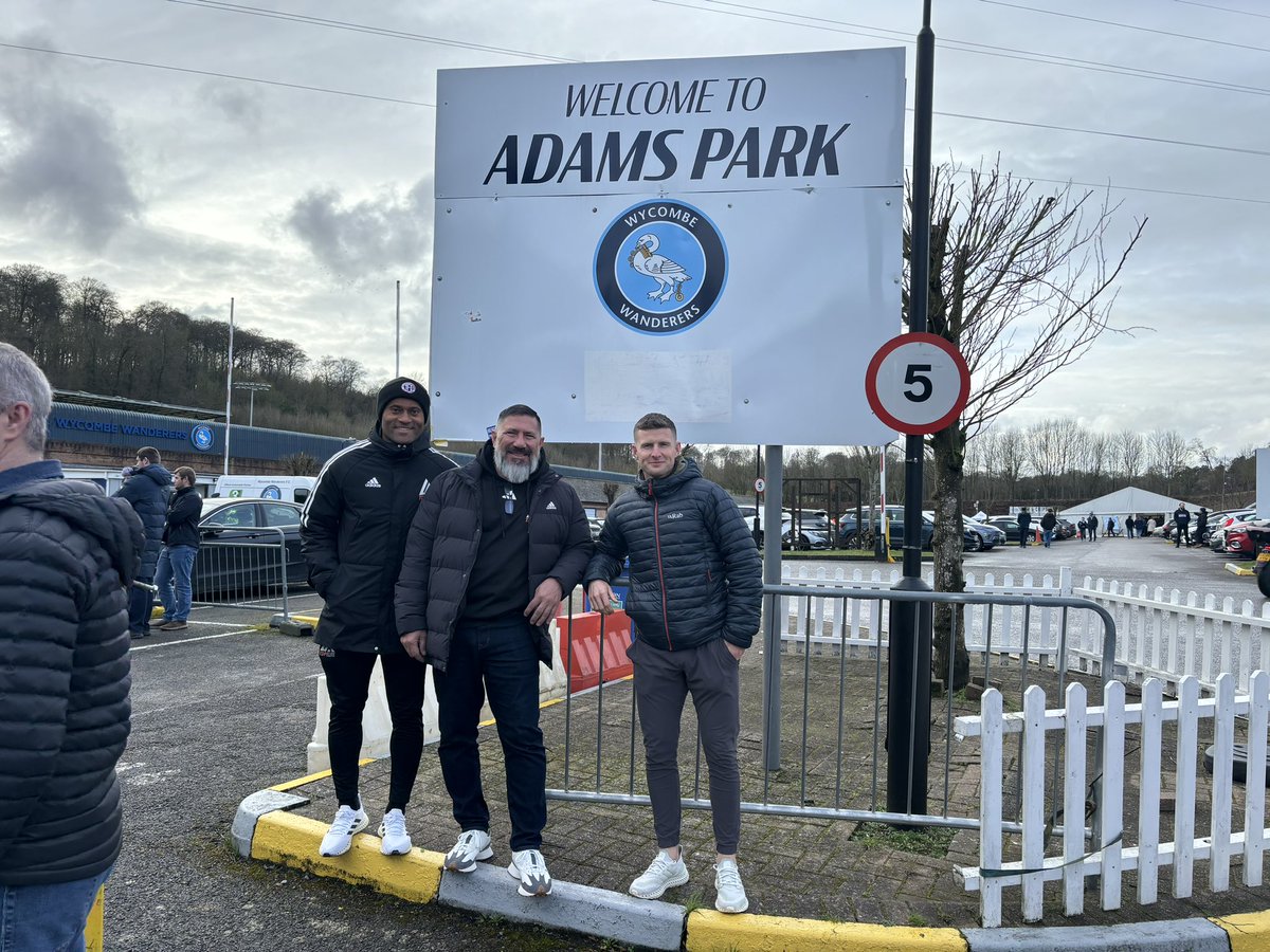 Love to see our @LSASoccer clubs @LATDPElite @LAFireSoccer at Adams Park today! Great trip over to the UK for these boys, some good matches lined up to play and watch.