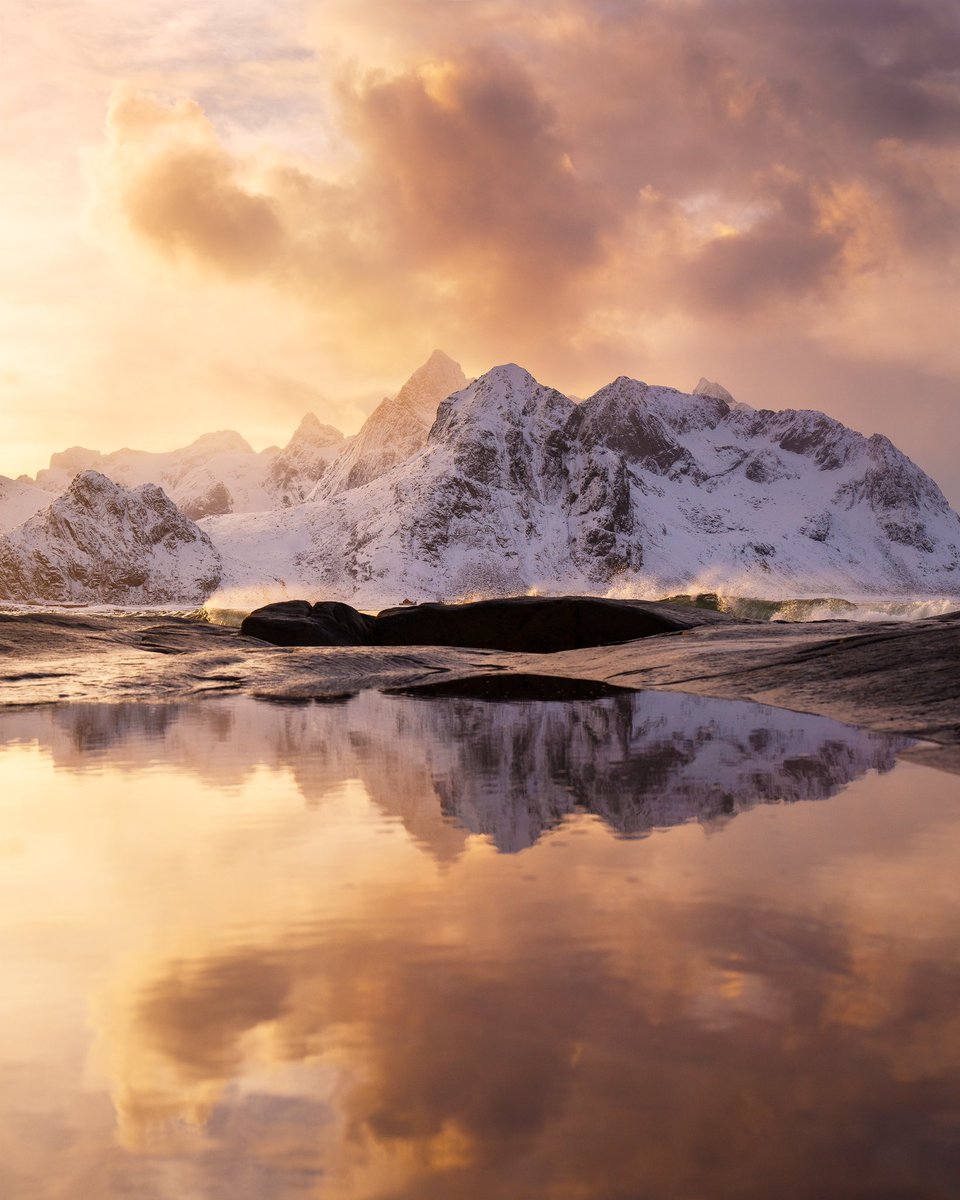 This might be the most epic sunset that we’ve ever gotten in Norway on one of our workshops. Can’t wait for our next group to arrive tomorrow! Shot on @sonyalpha a7R V + Sony 24-70mm f/2.8 GM II at 12:27 pm 😄