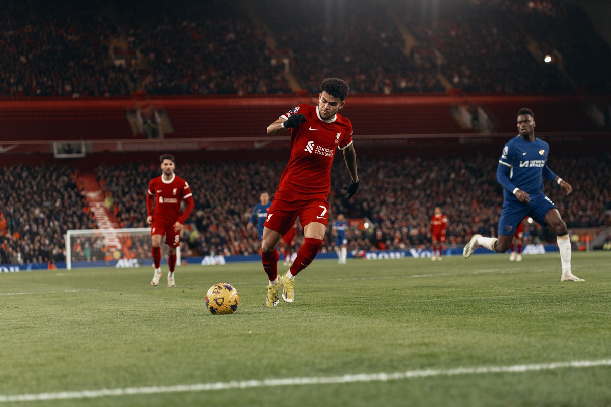 lfcjusto's tweet image. Luis Diaz&apos;s instinctive finishes are more likely to enter than his cut inside ones, we will soon begin discussing his #f9 era.