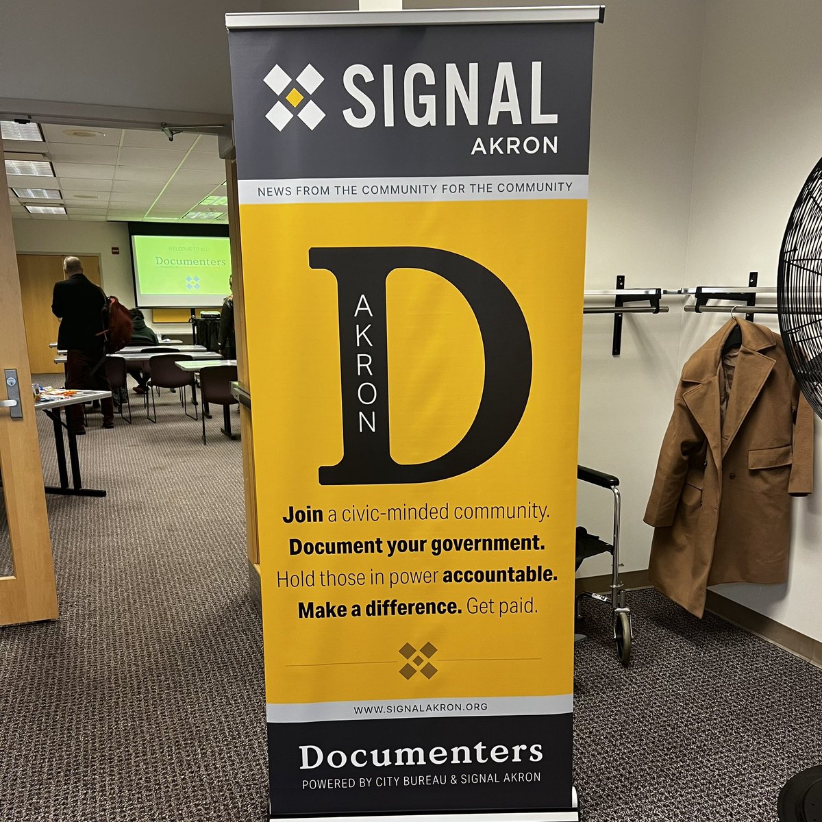WATheatre's tweet photo. Orientation meeting at Odom Boulevard Branch of @akronlibrary to become an Akron Documenter for Signal Akron. 

So pumped!  

#akron #AkronOhio #signalakron #communityjournalism https://t.co/OLQYtfNymV