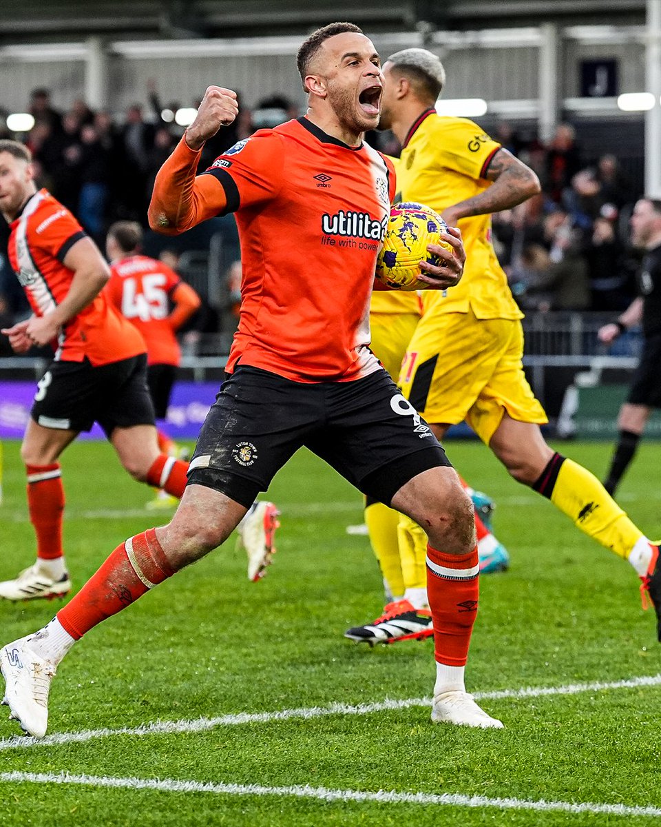 LutonTown's tweet photo. Massive.

Keep it going, Hatters! 💪 https://t.co/Fuie3CoVB9