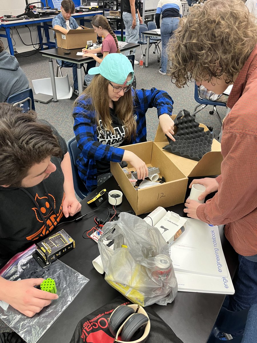 Jennifer Thomas (@jenjt33) on Twitter photo Sess 9 of the UCF/NASA MUREP program is in full gear! Starting the day off w/some aerospace PD from program lead <a href="/JustinUrso/">Justin Urso</a>. Ss continue collecting and analyzing data on sound waves using oscilloscopes. <a href="/MCPS_choice/">MCPS_SchoolChoice</a> Sess 9 of the UCF/NASA MUREP program is in full gear! Starting the day off w/some aerospace PD from program lead <a href="/JustinUrso/">Justin Urso</a>. Ss continue collecting and analyzing data on sound waves using oscilloscopes. <a href="/MCPS_choice/">MCPS_SchoolChoice</a>