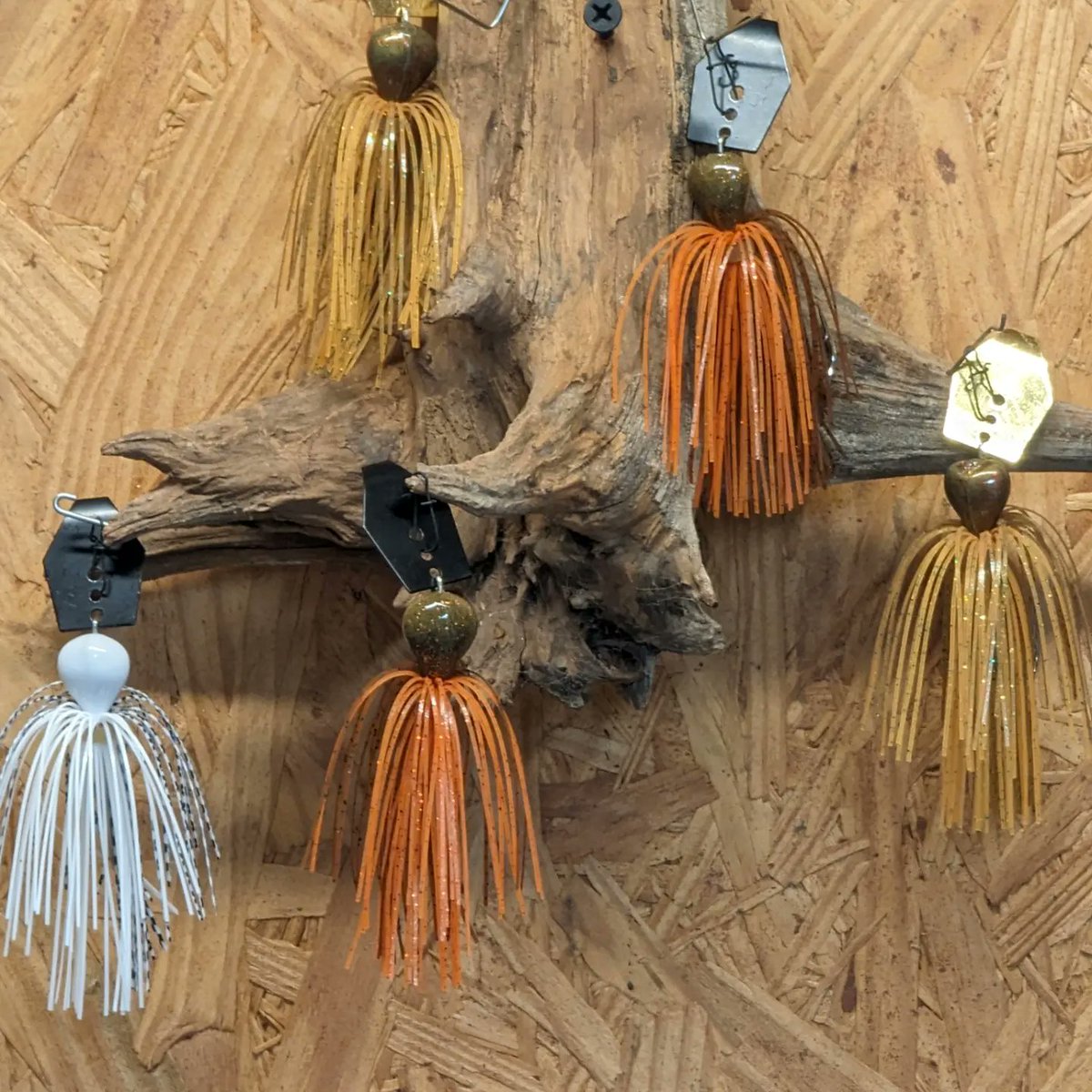Phantom bladed jigs