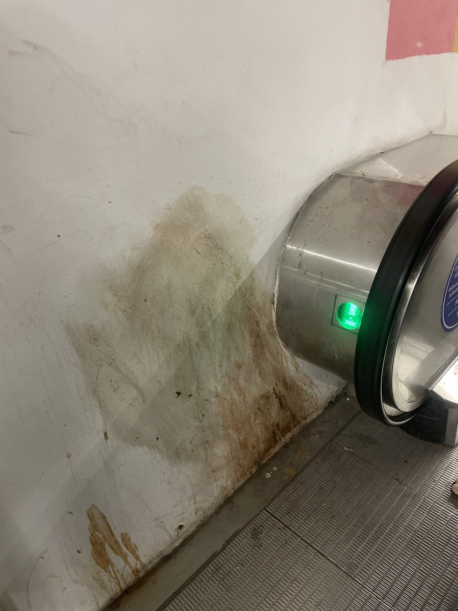 Udit623353's tweet photo. @OfficialDMRC Few visuals of the alarming situation, this brings a foul experience.  I was visiting the metro after few years and this was very shocking as Delhi Metro is know for its cleanliness @ArvindKejriwal https://t.co/alBna3TT1e