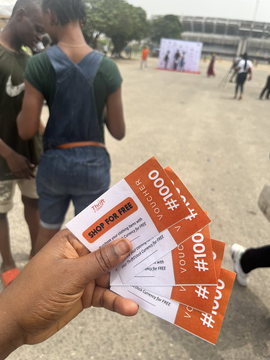 AWholeSalmanPR's tweet photo. Live at #ShopForFree by Thrift OโClock. I don pack Free clothes enough to wear for this year๐ฏ๐ https://t.co/kRiMC69SPL