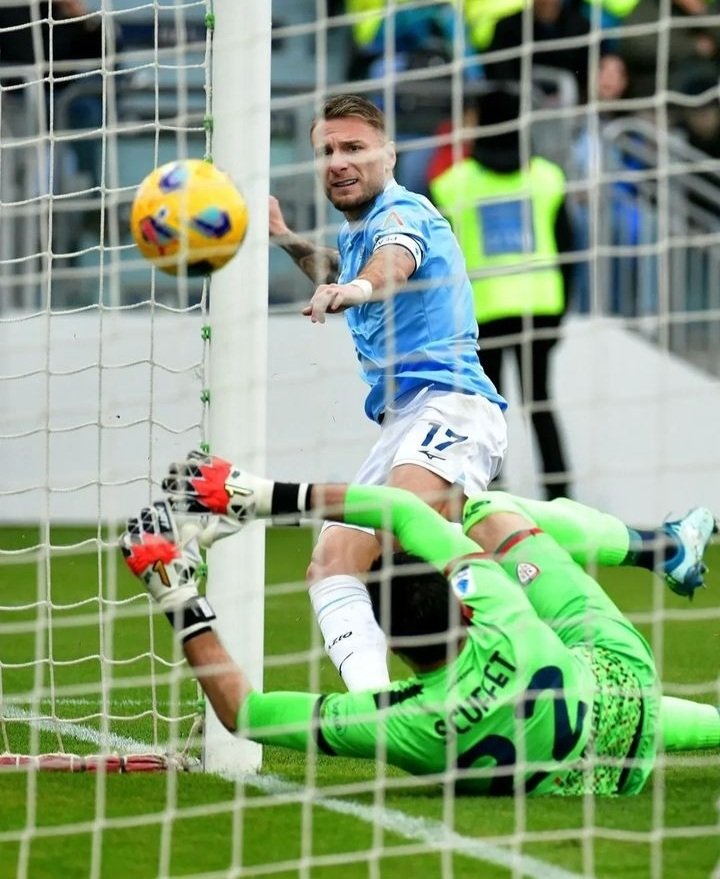 2️⃣0️⃣0️⃣⚽️ 
Lunga Vita al Re!!! #CagliariLazio #CiroImmobile17 #AvantiLazio