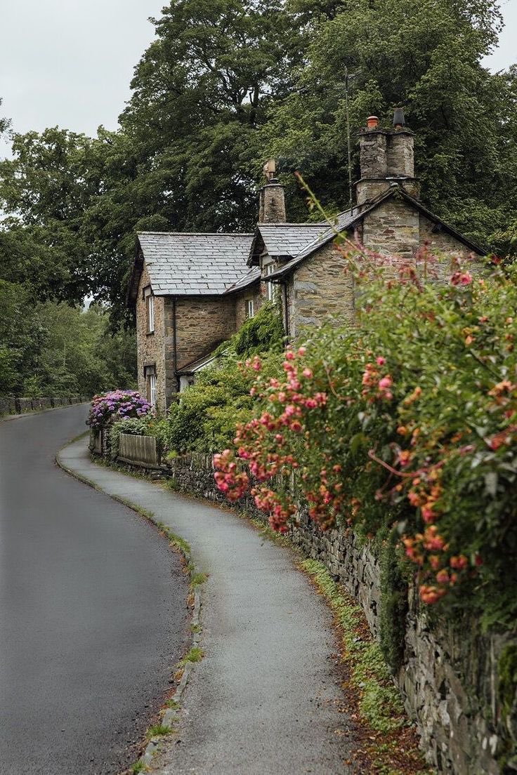 SobAlert's tweet photo. @HoganSOG Very close to the famous #TheSwan Hotel in #Grasmere in the #LakeDistrict and a @SobAlert favourite.
#weekendvibes
#SobAlert #ultralifestyle #energy
#nohangover
#TRLT https://t.co/svUgMCvVYt