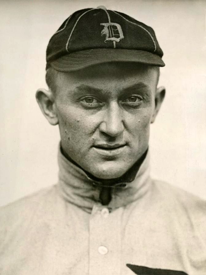 MLBPastPresent's tweet photo. Along with Ted Williams, Ty Cobb, and Babe Ruth; Who is the FOURTH and FINAL PIECE of the Mt. Rushmore of Hitters?

Quote: https://t.co/FSWxBt6vbp