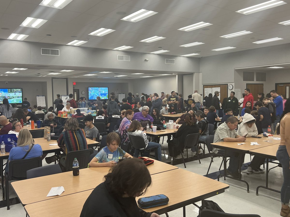 It is esports tournament day in @NISD - The @NISDJones @NISDJonesSTEM teams are having lots of fun this morning and scoring big points! Go Cougars!