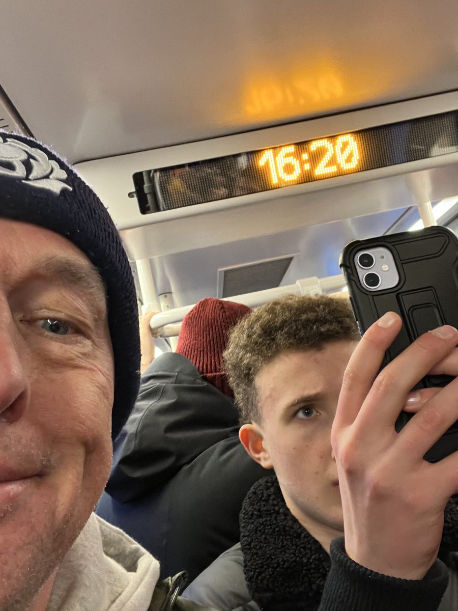 Sandyloch tweet media