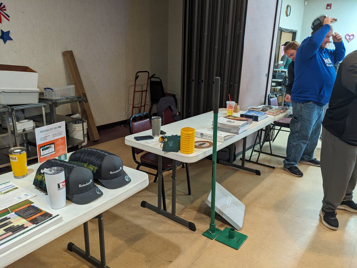 MinnBaseball's tweet photo. @Reindersinc, @beaconathletics and @DuraEdge starting the morning out today in a packed room in St Cloud! https://t.co/DQwRZfwUgP