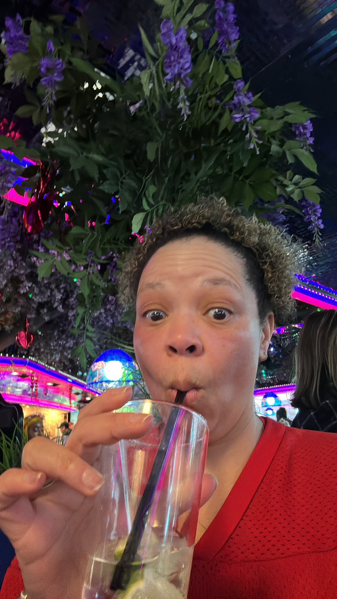 kcgirlindc's tweet photo. Look when you good good before 8am it’s going to be a good day #ChiefsKingdom #Supebowl58 >>>> #LFG #ringloading https://t.co/HG3qs2hbXc