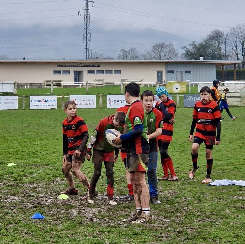 OrangeBFC's tweet photo. 🏉 Bravo à l’équipe féminine du CD39 Bassin 6 (Saint Claude) et aux garçons de l'US Genlis qui remportent la finale régionale de l’Orange #Rugby Challenge aujourd’hui à Gevrey Chambertin 👏🏼 Rdv le 8 juin à #Marcoussy pour la finale nationale @TeamOrangeRugby @FranceRugby @ffrugby https://t.co/gb7Bl7B9qG