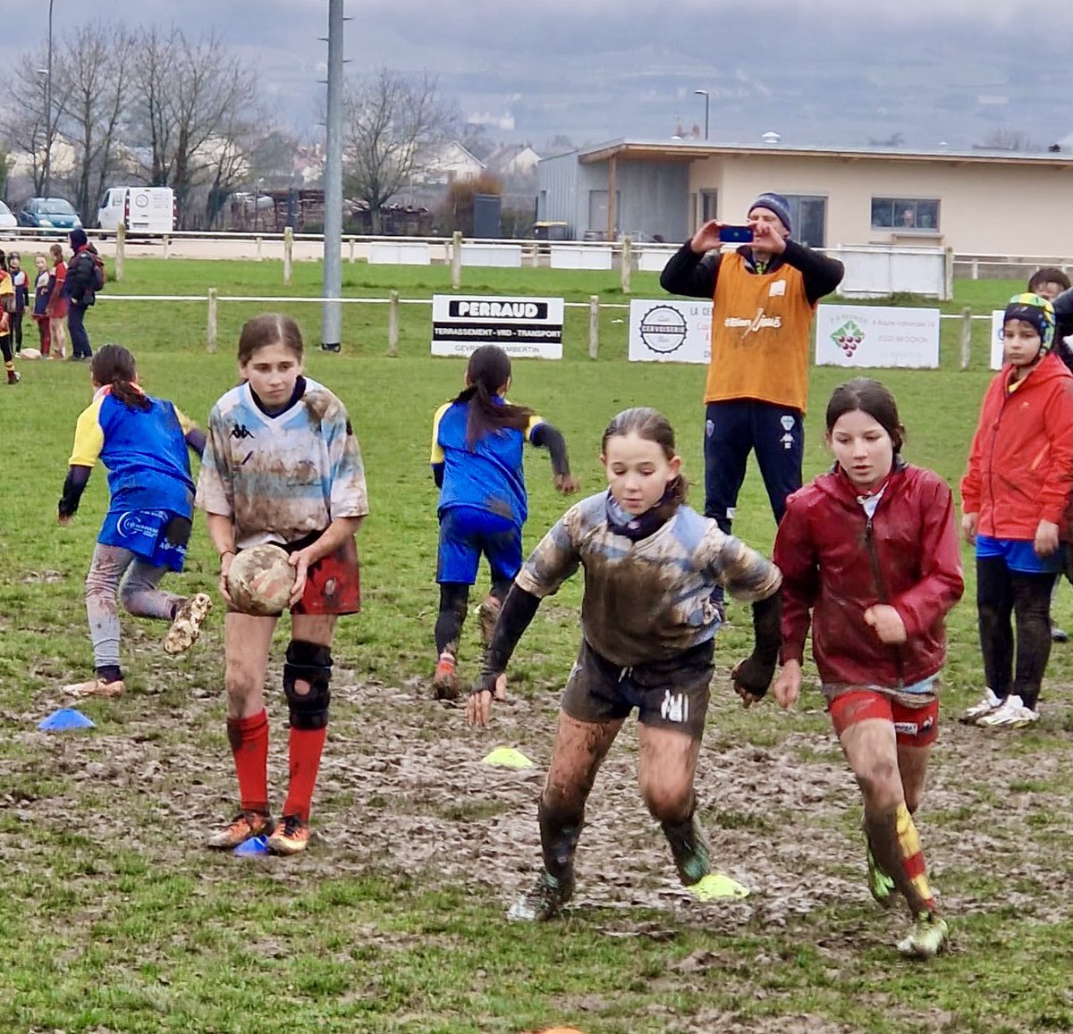 🏉 Bravo à l’équipe féminine du CD39 Bassin 6 (Saint Claude) et aux garçons de l'US Genlis qui remportent la finale régionale de l’Orange #Rugby Challenge aujourd’hui à Gevrey Chambertin 👏🏼 Rdv le 8 juin à #Marcoussy pour la finale nationale <a href="/TeamOrangeRugby/">Team Orange Rugby</a> <a href="/FranceRugby/">France Rugby</a> <a href="/ffrugby/">FFR</a>