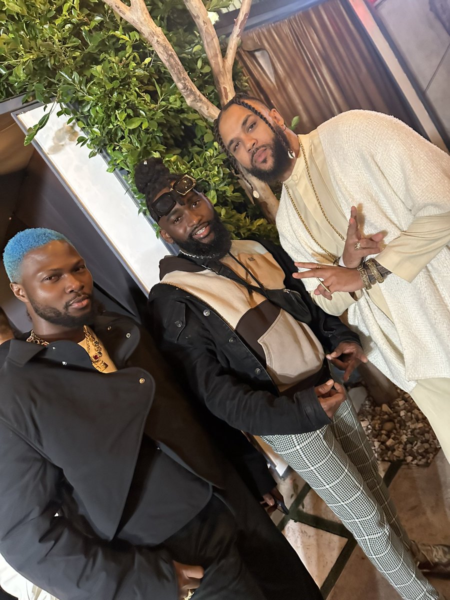 TyStringz's tweet photo. I had an Amazing time at the Grammys this last weekend in LA. Shout out to great people and connections that were made . @fireboydml @Mannywellz @Jidenna @thisisWurlD
#GRAMMYs2024 #tystringz https://t.co/5NDgda5itn