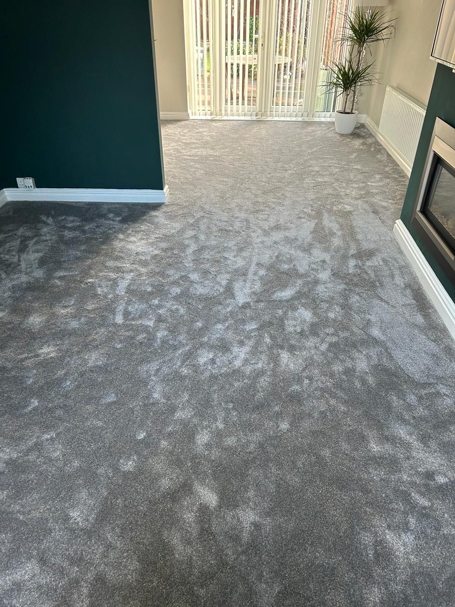 Kingfisher_L20's tweet photo. Lounge - Kesari Storm
Stairs - Verdi Stardust for a lovely home in Litherland 🩶
#KingfisherCarpets #CarpetsLiverpool #CarpetFittersLiverpool #FlooringLiverpool
#ArtificialGrassLiverpool
#HomeImprovement #InteriorDesign https://t.co/yKVigF4b8i