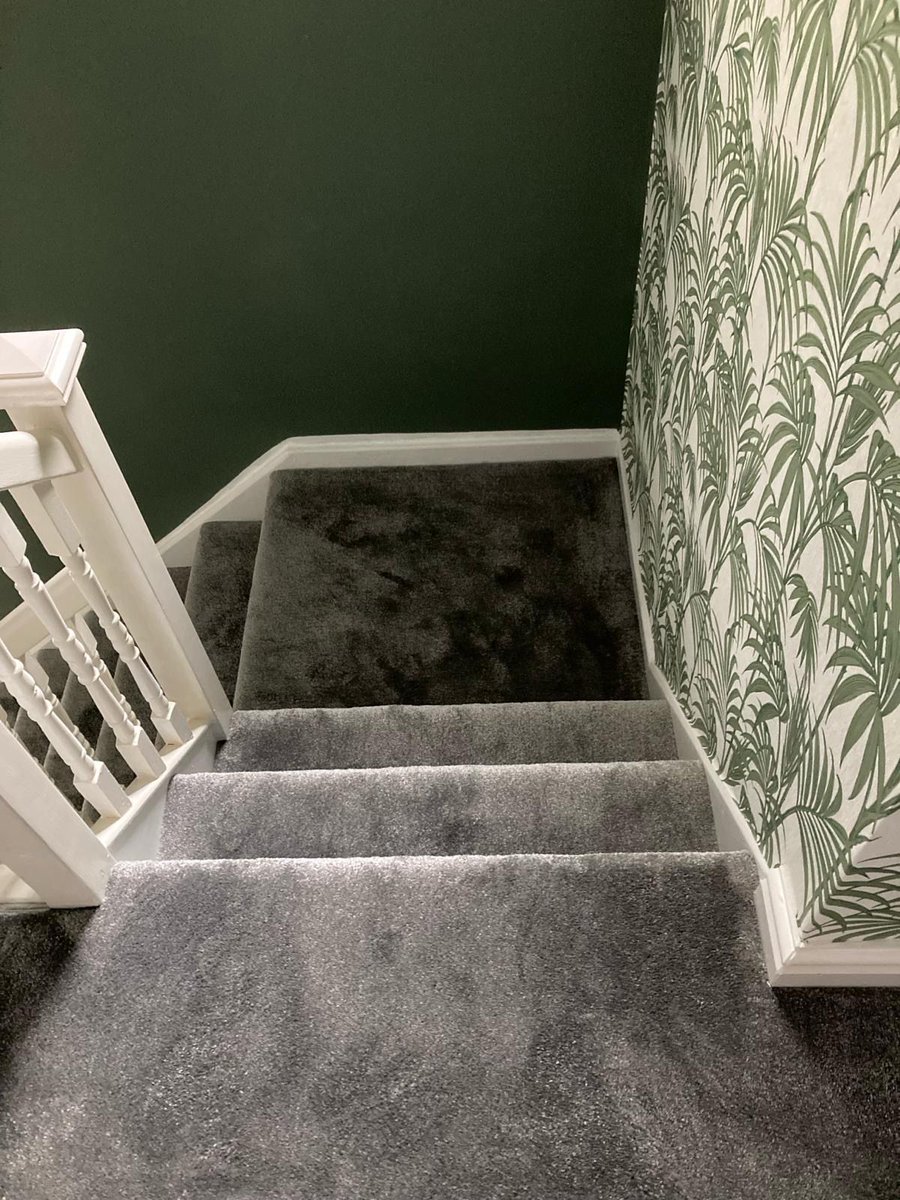 Kingfisher_L20's tweet photo. Lounge - Kesari Storm
Stairs - Verdi Stardust for a lovely home in Litherland 🩶
#KingfisherCarpets #CarpetsLiverpool #CarpetFittersLiverpool #FlooringLiverpool
#ArtificialGrassLiverpool
#HomeImprovement #InteriorDesign https://t.co/yKVigF4b8i