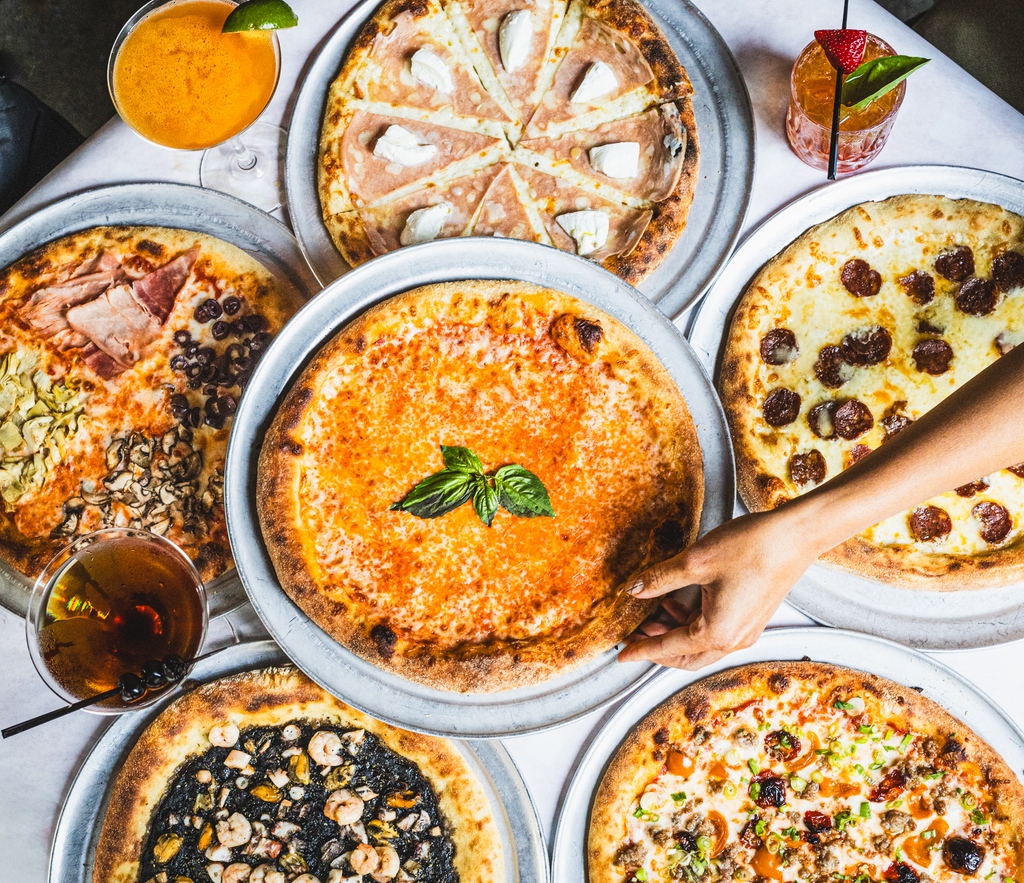 Tomorrow is the BIG GAME! Lucky for you, we open early at 3 pm. Start plotting your Volare #gamedayeats! #volarechicago #superbowl #superbowlsunday