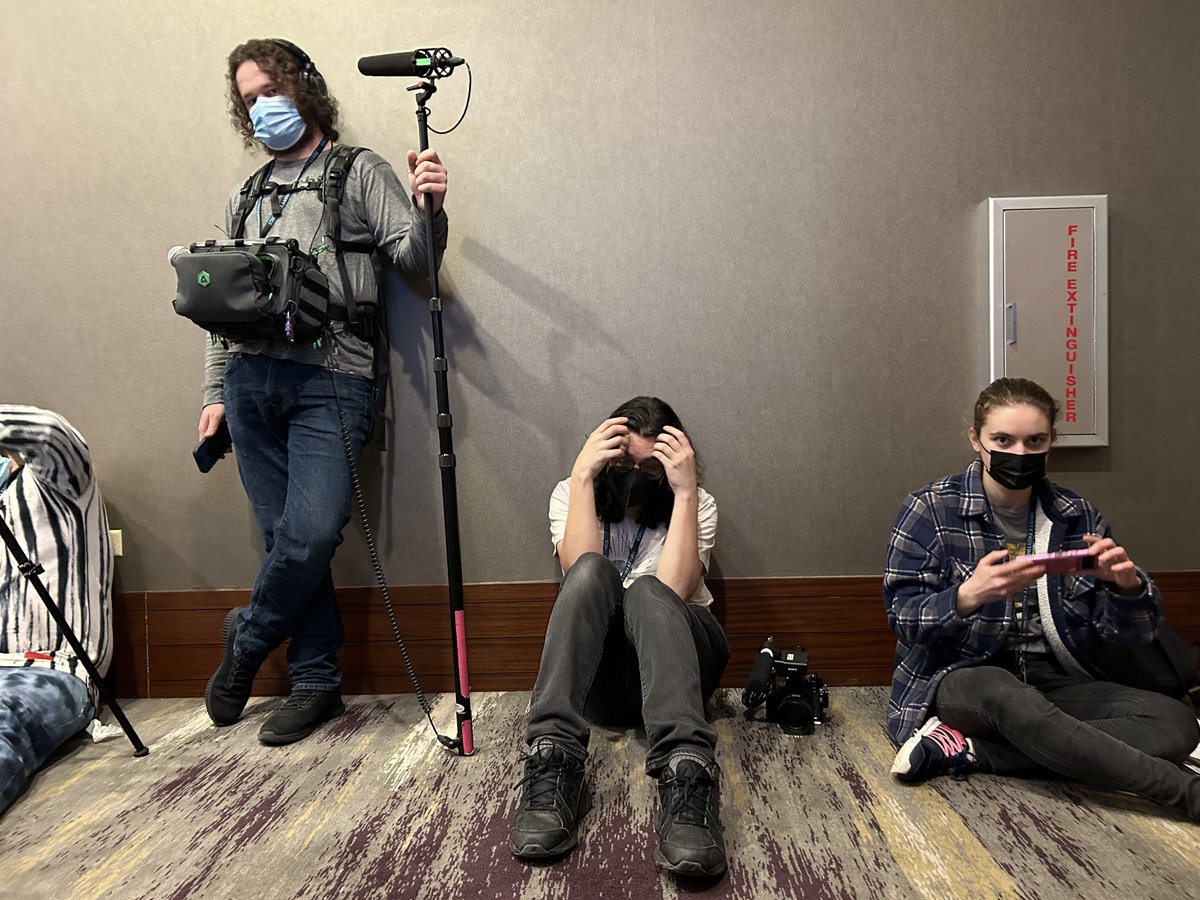 jvjrprod_ffdoc's tweet photo. This is a dedicated team full of hardworking individuals who make the magic happen! And let me tell you, it's no walk in the park...unless that park is filled with cables, cameras, and caffeine-fueled crew members. #FilmCrewLife #Bts #LightsCameraAction #ffxvi2024 #ffdoc https://t.co/8s9XeF0KMp