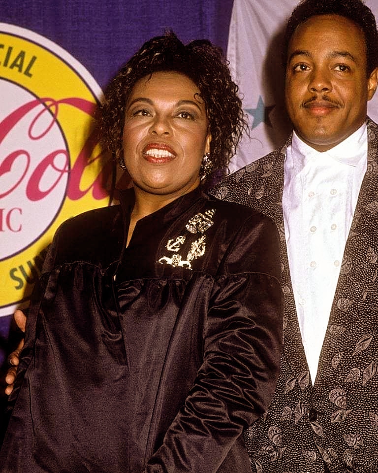 AquilMizan's tweet photo. Happy 87th Birth Anniversary to #songstress #RobertaFlack with #PeaboBryson
#blackgirlsrock #singersongwriter #Roberta #Peabo #grownfolkmusic
#singer #oldschoolrnb #vocalist #70s #80s #70srnb #70smusic #rnb #blackgirlmagic #rnbsinger #babymakingmusic #grownfolksmusic #rnbsingers https://t.co/NSjqW7mafY