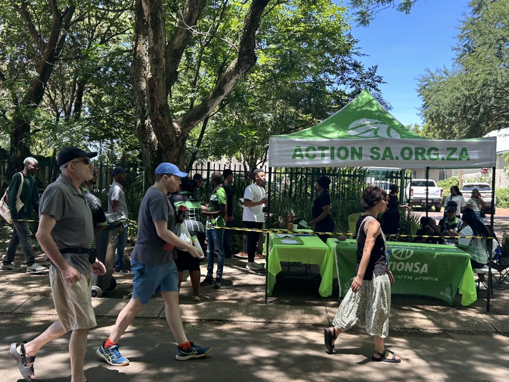 henriettefroh's tweet photo. ActionSA Tshwane CBD on fire with activists connecting with hundreds of first-year students at @UPTuks Hatfield Main Campus today. You can still register to vote online: https://t.co/x30WibO9i7 #RegisterToFixSA https://t.co/FF1cmzMTVT