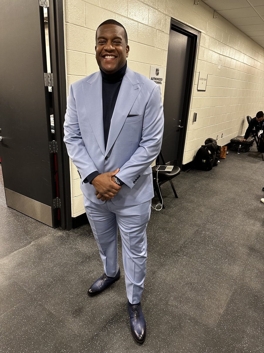 AlisonL's tweet photo. A moment of appreciation for @KevinWeekes shoe game. #doesntmiss https://t.co/552SDgxxMU